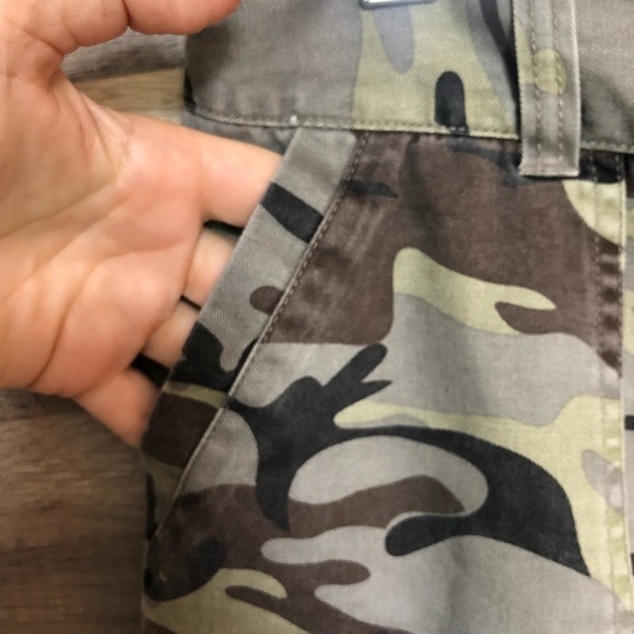 Nevada Cropped Flare Camouflage Pants Size 12 - Picture 11 of 12